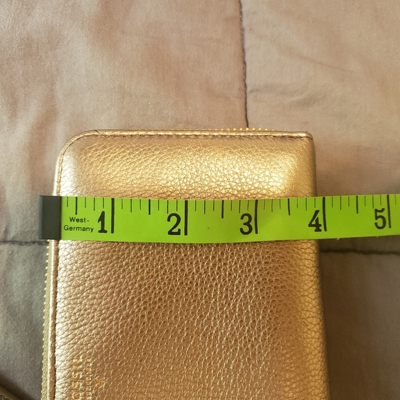 Gold Fossil Wallet - Picture 4 of 12